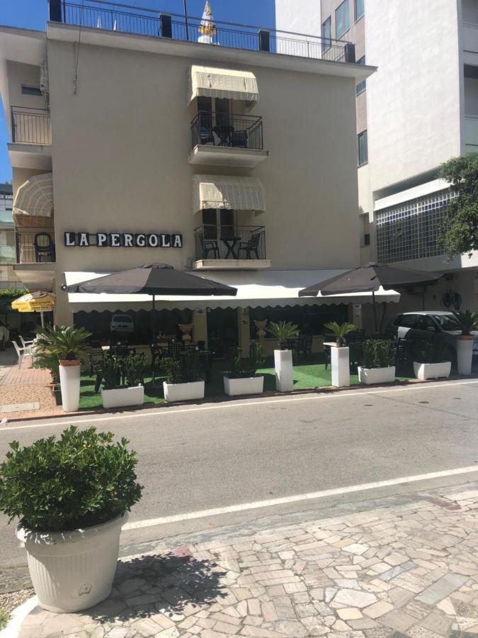 Hotel La Pergola بيلاريا-إيجيا مارينا المظهر الخارجي الصورة